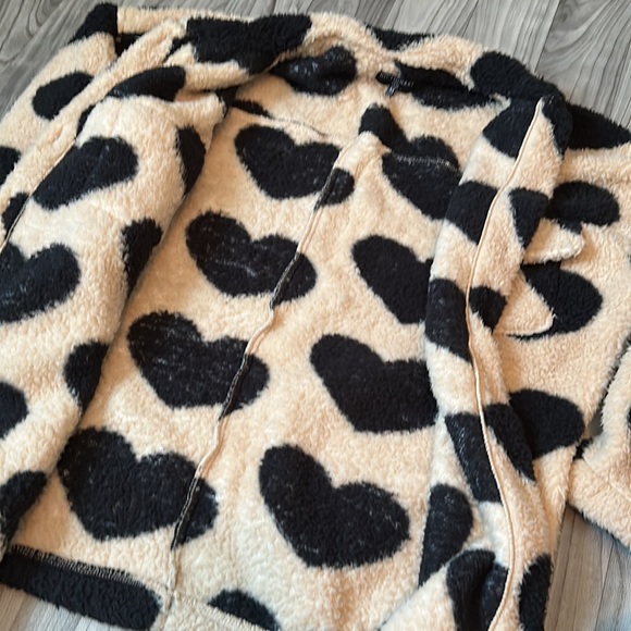 Cream Heart Sherpa Button Up - Picture 5 of 6